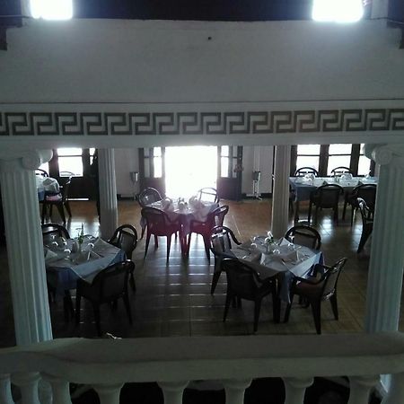 Hotel Restaurant Hellenique Appartements Кигали Экстерьер фото