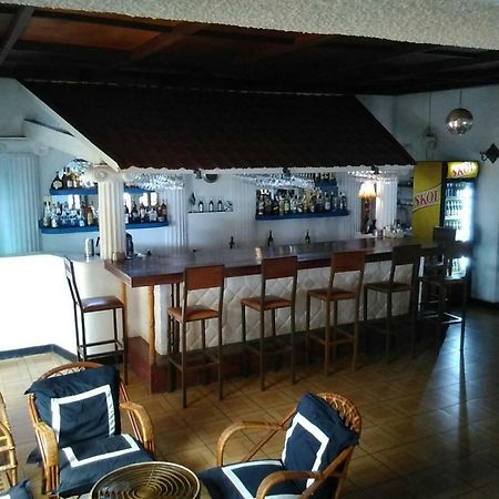 Hotel Restaurant Hellenique Appartements Кигали Экстерьер фото