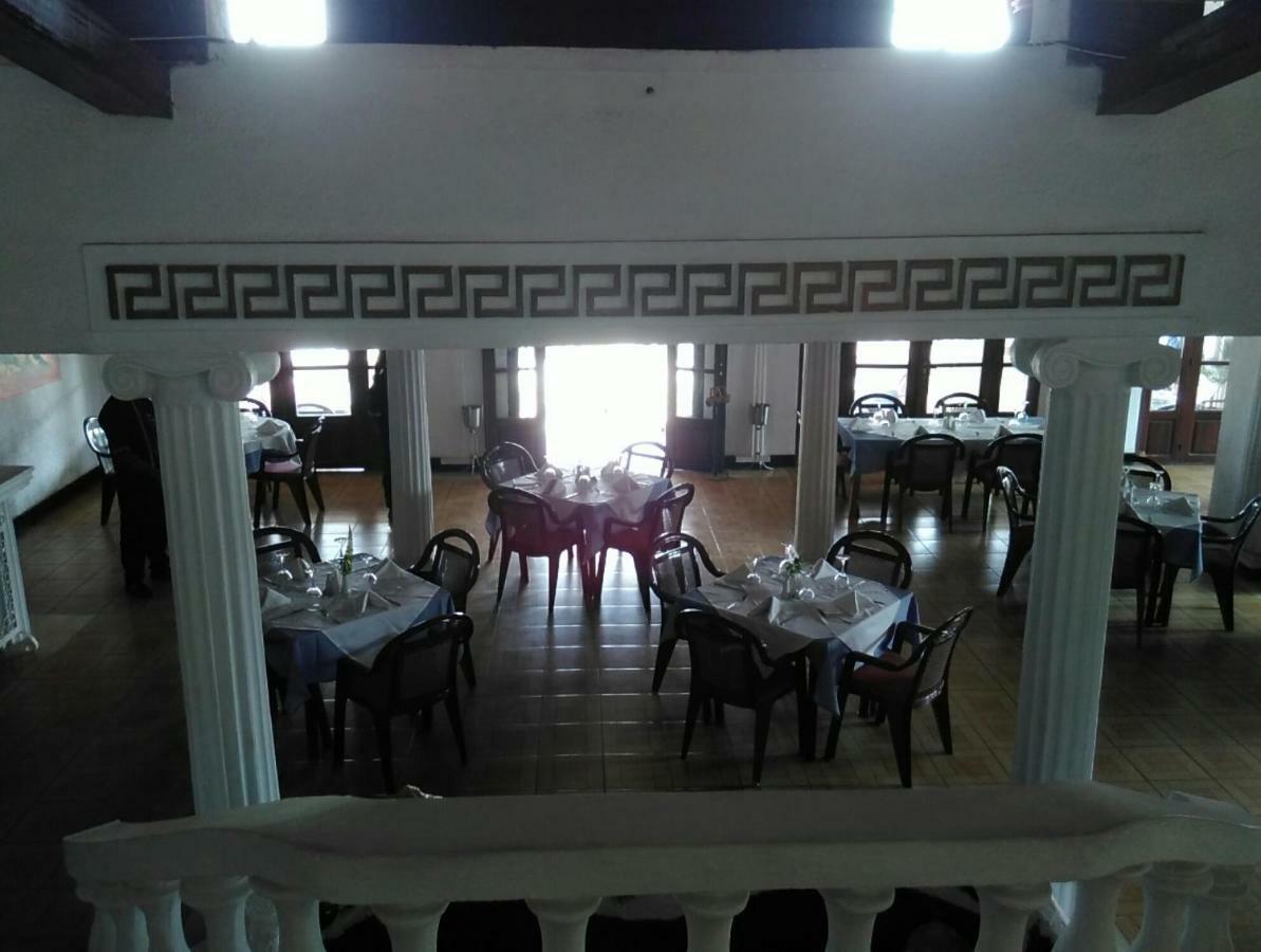 Hotel Restaurant Hellenique Appartements Кигали Экстерьер фото