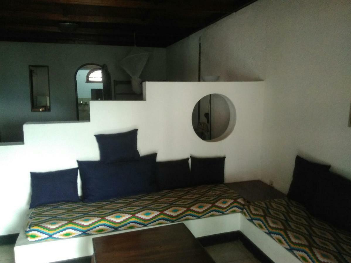 Hotel Restaurant Hellenique Appartements Кигали Экстерьер фото